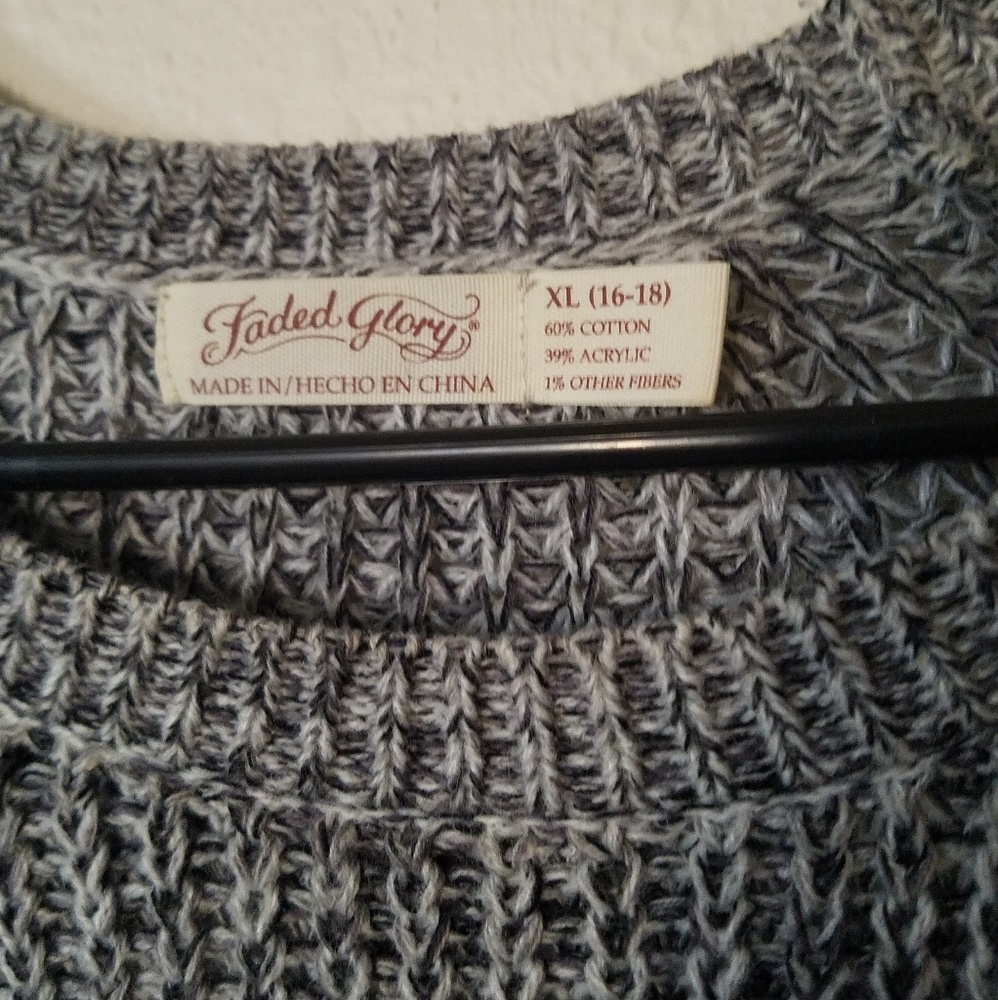 Knitted top - Picture 2 of 3